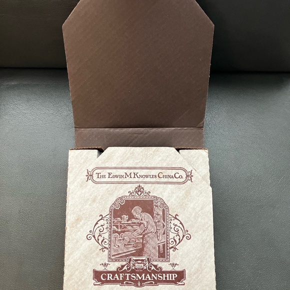 2/$50 Vintage Collector Plate Norman Rockwell Dreaming in the Attic 82 Authentic - Picture 7 of 8